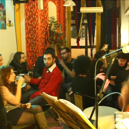 אכסניה Chillout Lya & Lounge