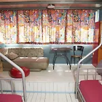 Chillout Lya & Lounge Hostel *