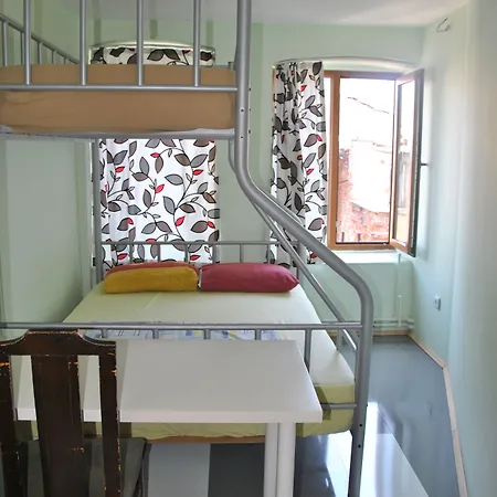 Chillout Lya & Lounge Hostel