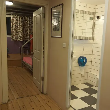 Chillout Lya & Lounge Hostel *