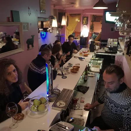 Chillout Lya & Lounge Hostel *