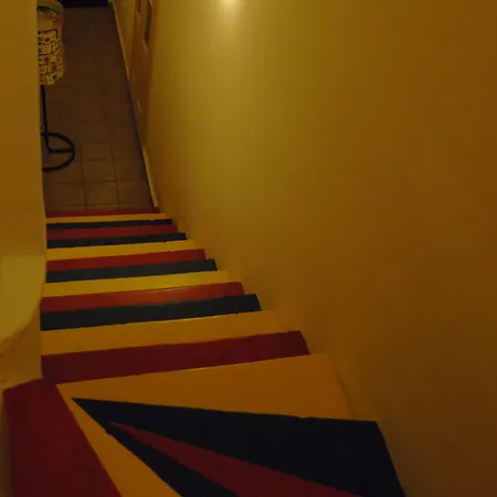 ホステル チルアウト リヤ ＆ ラウンジ *