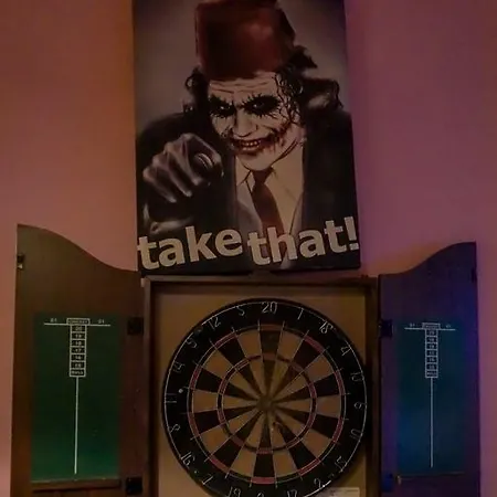 ホステル チルアウト リヤ ＆ ラウンジ