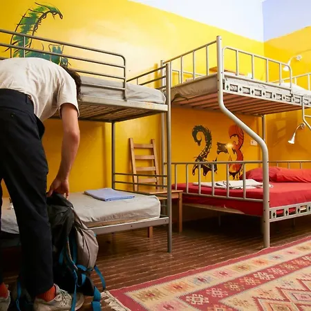 チルアウト リヤ ＆ ラウンジ *