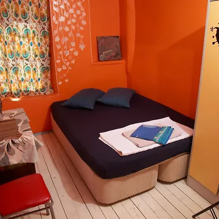 ホステル チルアウト リヤ ＆ ラウンジ