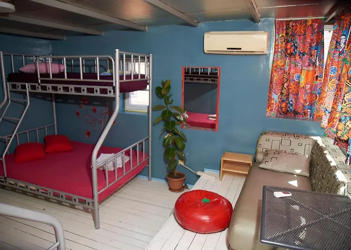 Chillout Lya Hostel&lounge Hostel *